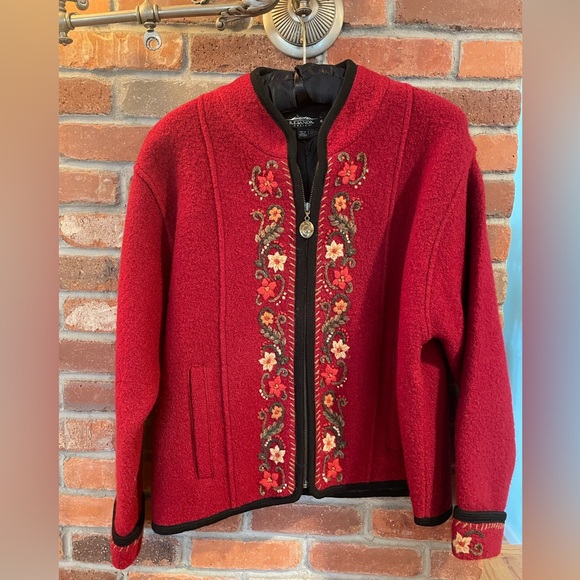 Icelandic Embroidered Jacket - Picture 1 of 12